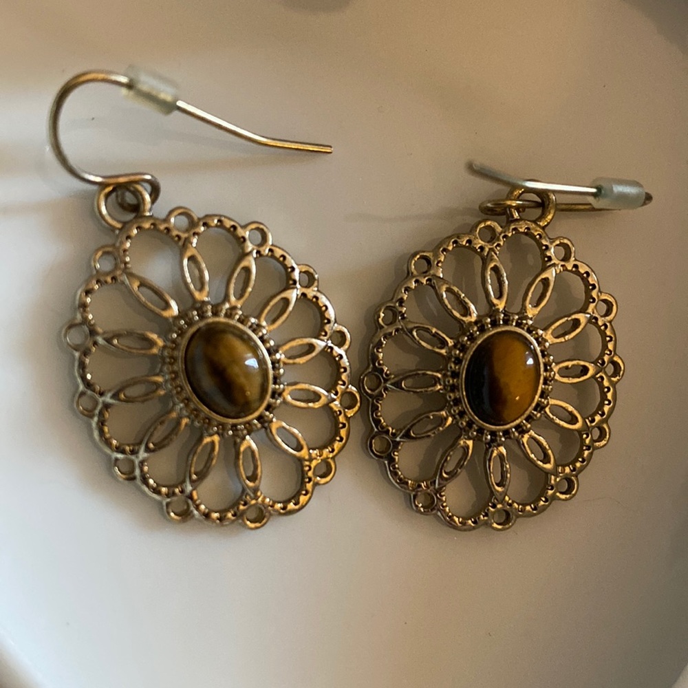 🛍️ 4/$20 - Pair Of Costume Jewelry Earrings 💗